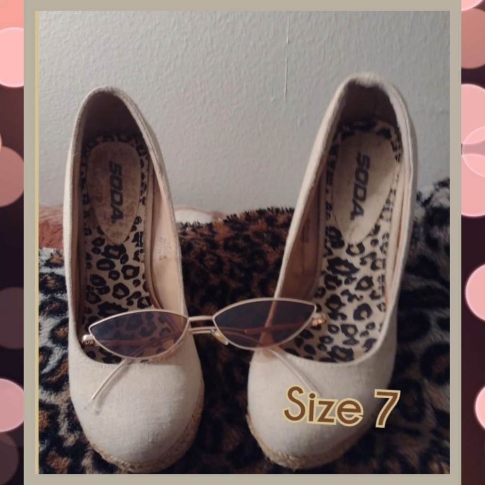 Soda off-white wedges, 7
